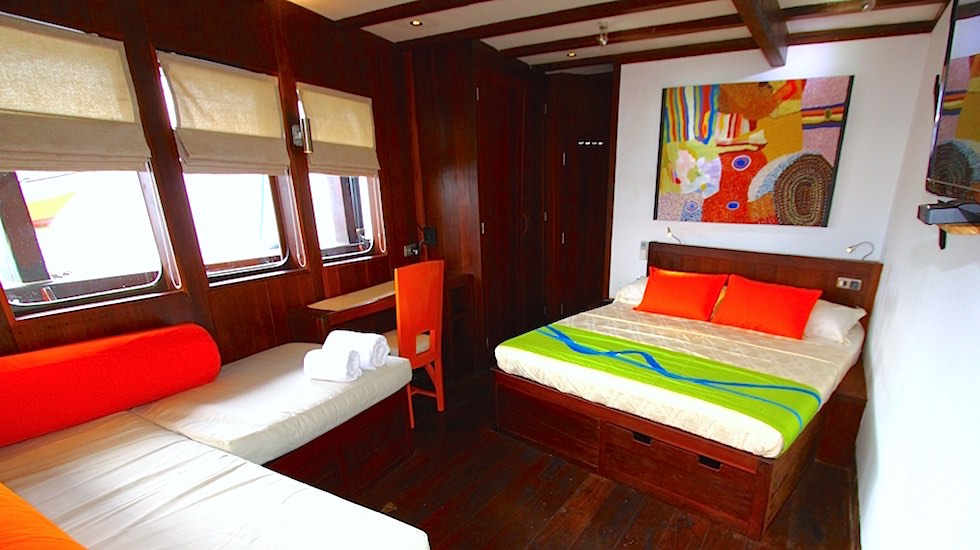 360° Cabin SUPERIOR cabin aboard liveaboard MSY WAOW sailing for scuba diving in Indonesia