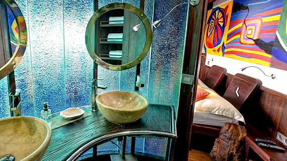 360° Bathroom MASTER cabin bathroom aboard liveaboard MSY WAOW sailing for scuba diving in Indonesia